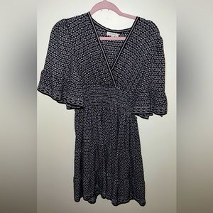 Beautiful black and white dress!